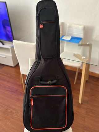 Guitarra Clásica Roja con Funda