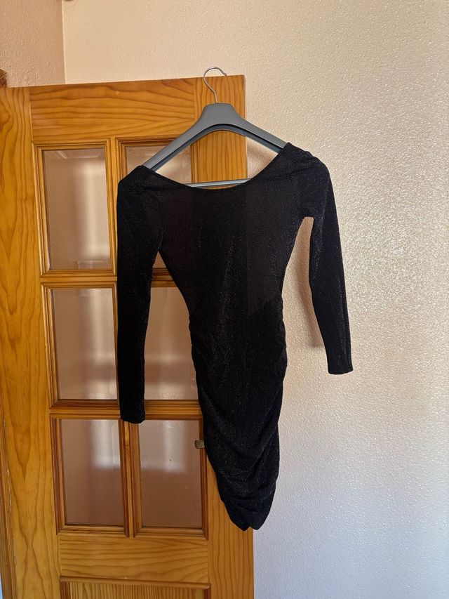 Vestido negro brillante