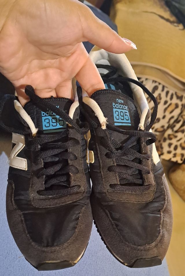 Zapatillas New Balance 395 negras y blancas