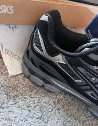 ASICS GEL Zapatillas Negras y Grises