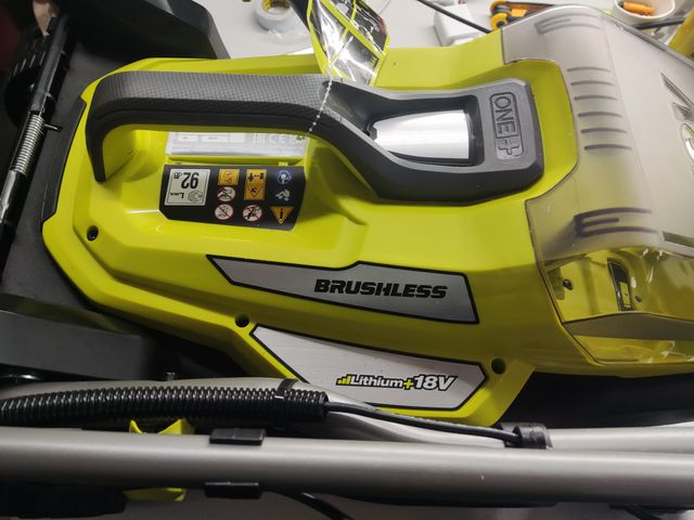 RYOBI Cortacésped Eléctrico Inalámbrico a Batería