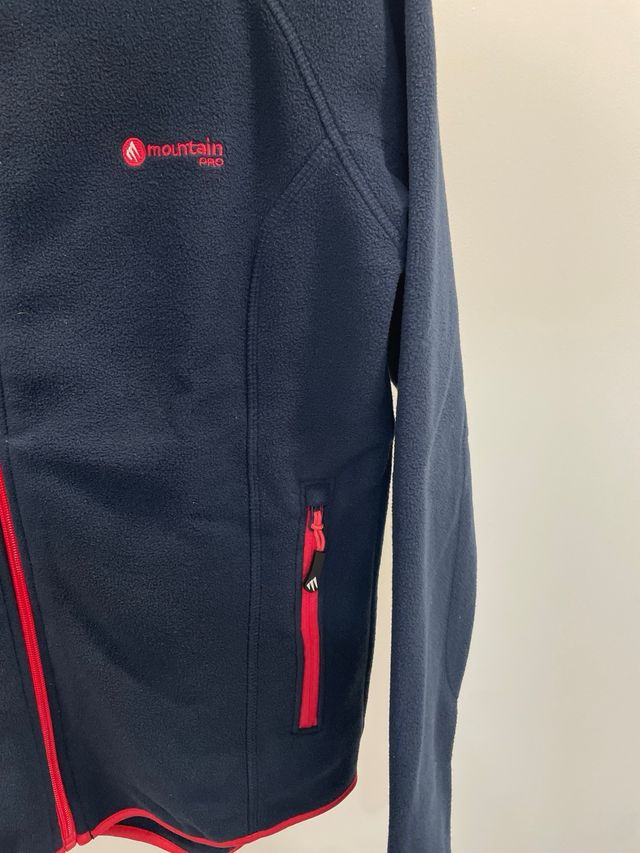 Forro polar Mountain Pro azul y rojo