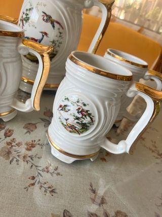 Set di boccali e tazze di birra antichi