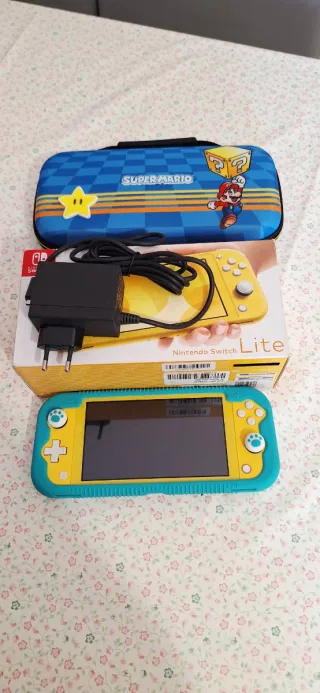 Nintendo Switch Lite Amarilla y Azul