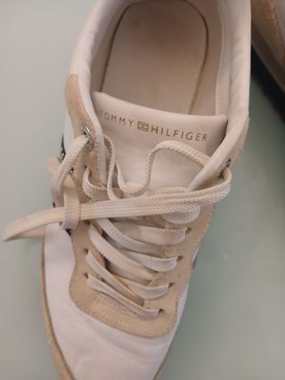Scarpe Tommy Hilfiger bianche e beige