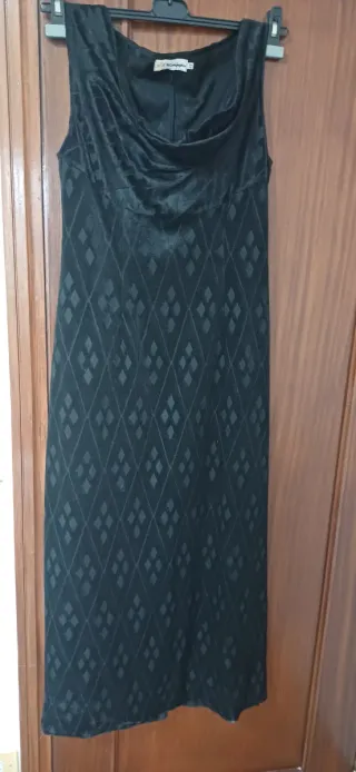 Vestido largo negro con rombos