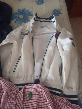 Lote Ropa: Camisas, Chalecos y Chaquetas