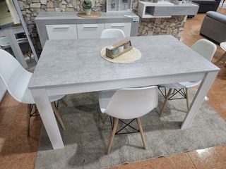 Mesa 140cm + 4 Sillas Madera y Plástico