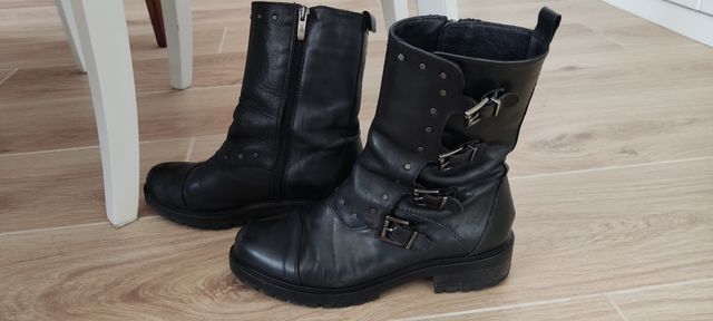 Botas de mujer negras con hebillas