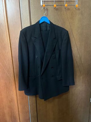 Traje de hombre negro