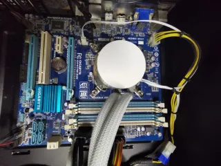 Placa Base Gigabyte GA-H77M-D3H