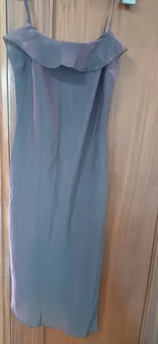 Vestido morado con volantes
