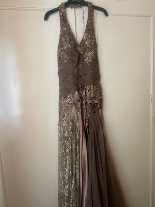 Vestido de fiesta marrón y dorado