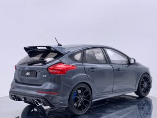 1:18 Ford Focus RS año 2016 color Gris Auto Art