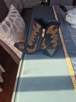 Botines Piel Fantasía Talla 37 Negros Dorados