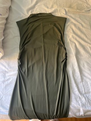 Vestido verde militar sin mangas