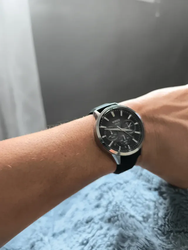 Reloj Wired Solar Cronógrafo Negro y Plateado