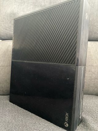 LEER ANUNCIO Xbox One con 3 mandos