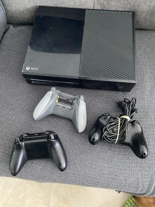 LEER ANUNCIO Xbox One con 3 mandos