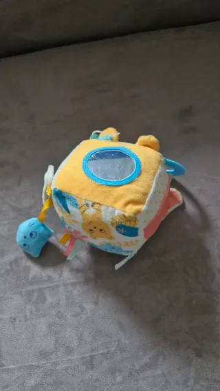 Cubo actividades bebé