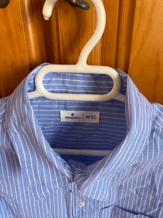 Camisa azul de rayas XS