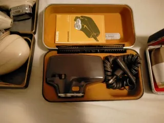 Set Rasoi Elettrici Vintage Remington philishave