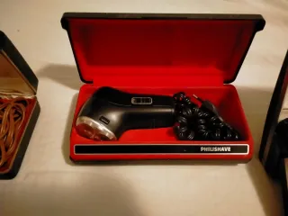 Set Rasoi Elettrici Vintage Remington philishave