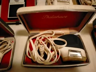 Set Rasoi Elettrici Vintage Remington philishave
