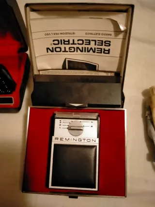 Set Rasoi Elettrici Vintage Remington philishave
