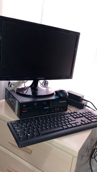 Ordenador Lenovo + monitor, teclado y ratón 