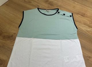 Camiseta sin mangas Dandara verde y blanca