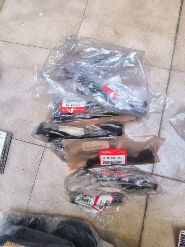 Lote repuestos Honda y Yamaha