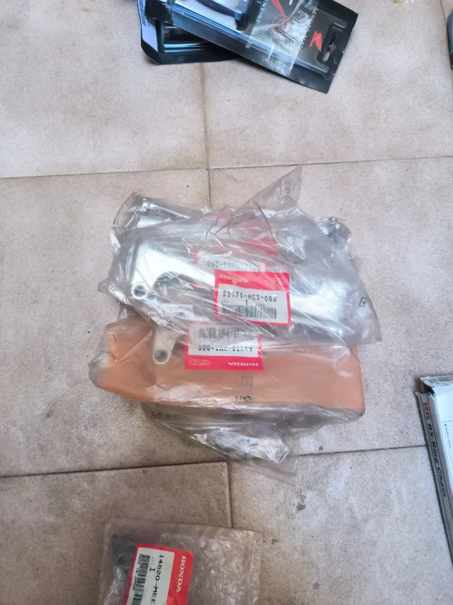 Lote repuestos Honda y Yamaha