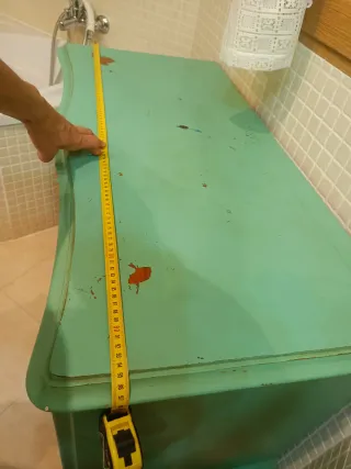 Cassettiera vintage in legno verde (da restaurare)