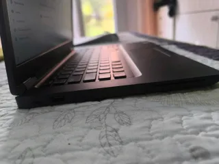 Dell Latitude 5490 Portátil