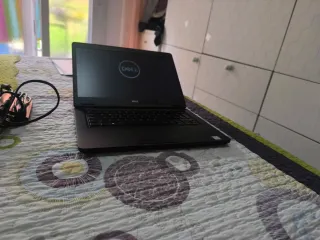 Dell Latitude 5490 Portátil