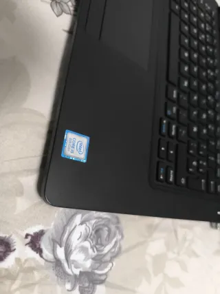 Dell Latitude 5490 Portátil