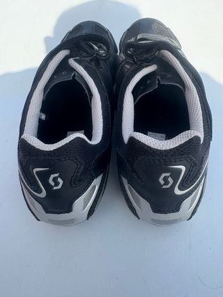 Zapatillas Scott Comp 47 Negras
+ calas shimano