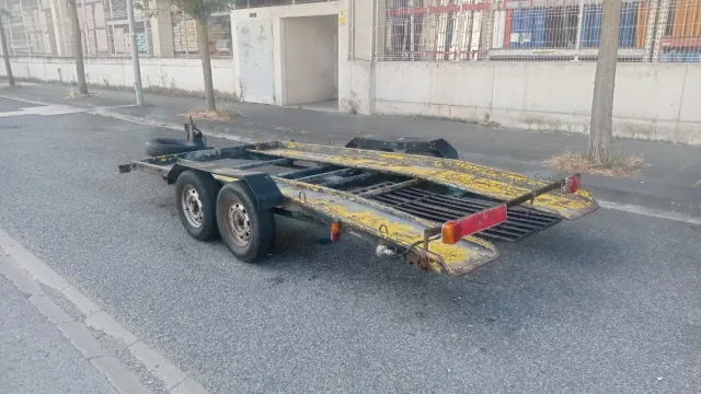 Remolque plataforma para coches 2000kg