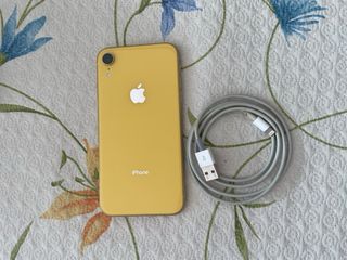 iPhone XR 128 GB giallo