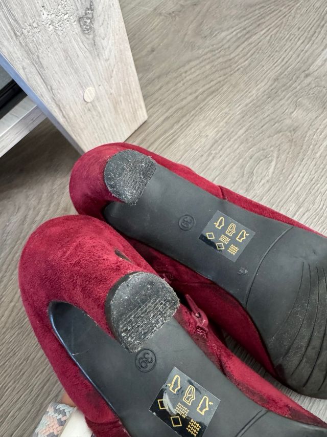 Botines rojos tacón fino