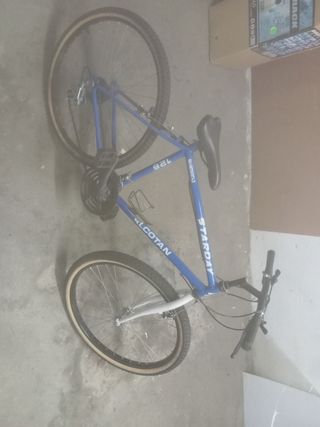 Bicicleta de montaña azul STARDA 126