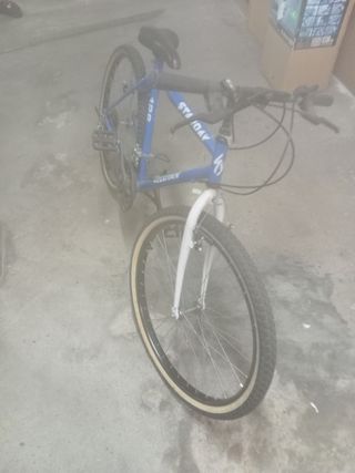 Bicicleta de montaña azul STARDA 126