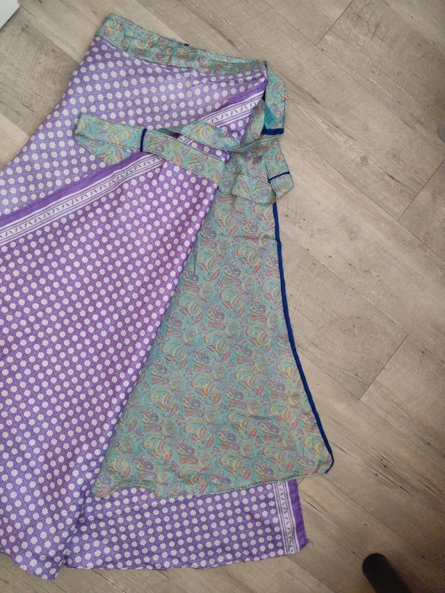 Falda envolvente diseño floral . Reversible 