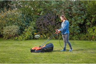 Cortacésped Eléctrico BLACK+DECKER 1200W