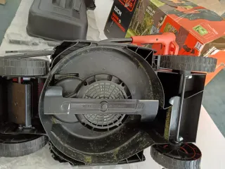 Cortacésped Eléctrico BLACK+DECKER 1200W
