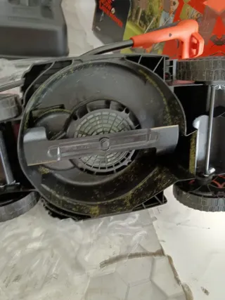 Cortacésped Eléctrico BLACK+DECKER 1200W