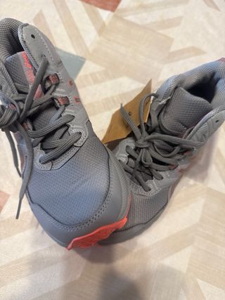 ASICS Gel-Venture 8 Talla 38 Gris/Rosa