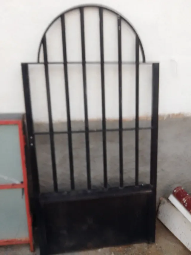 Cancelas de forja para patio o entrada