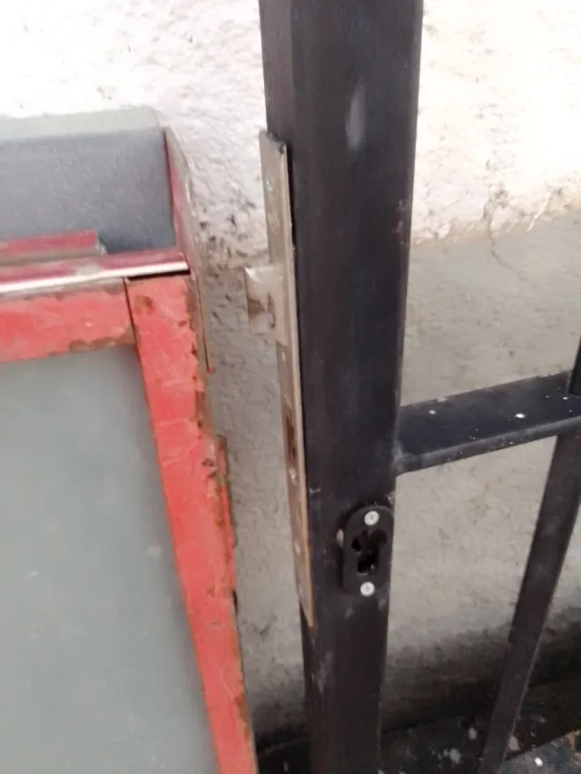 Cancelas de forja para patio o entrada